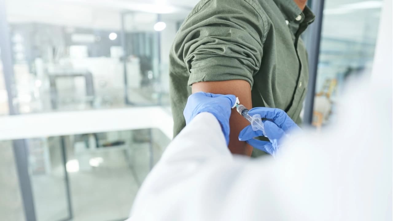 Uzman isimden grip aşısı uyarısı: 65 yaş üstü ve hamileler dikkat