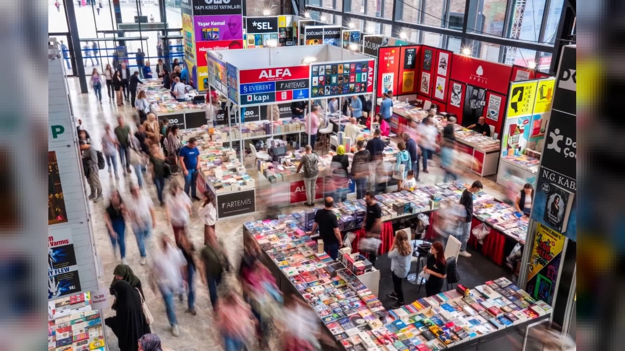 16. Kocaeli Kitap Fuarı Başlıyor: Ünlü Yazarlar ve Yabancı Konuklar Okurlarla Buluşacak