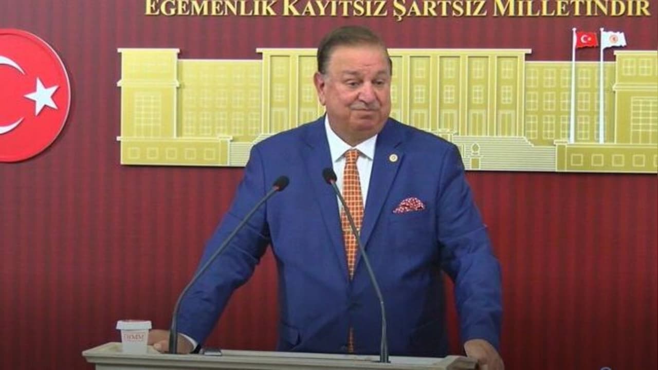 Doğan Bekin Yeniden Refah Partisi'ndeki idari görevlerinden ayrıldığını açıkladı