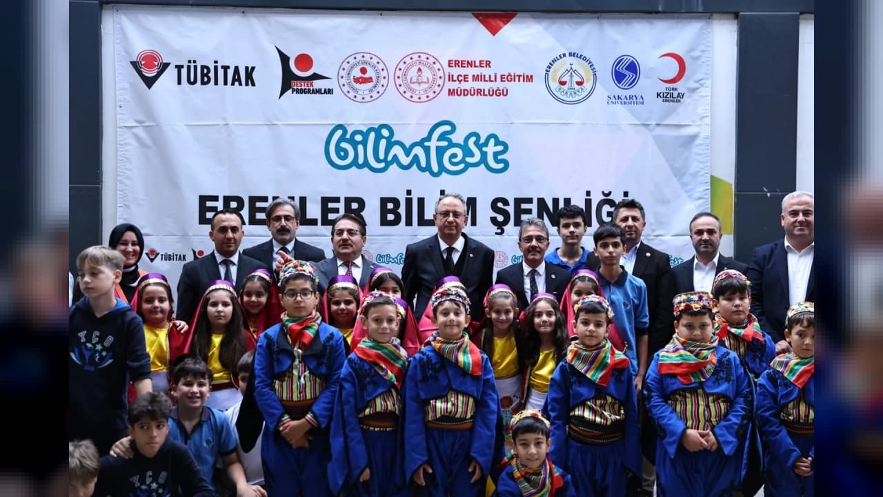 Erenler Bilim Şenliği Kapalı Pazar Yeri'nde Başladı