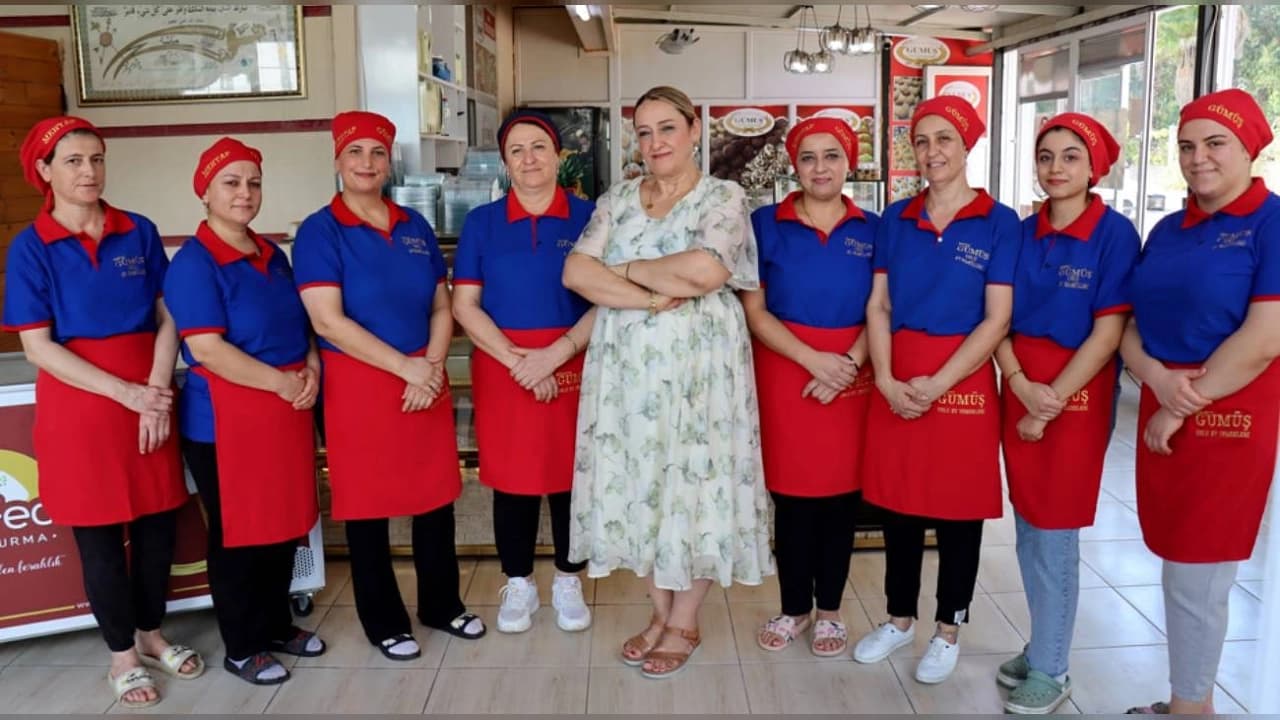 Hatay'da depremde iş yerlerini kaybeden kadın girişimci 5 şube açtı ve 40 kişiye istihdam sağladı