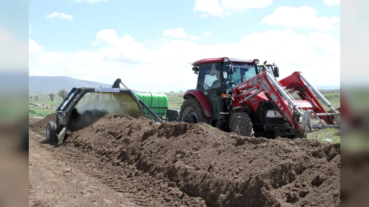 Kayseri Talas Belediyesi Ahır Atıklarını Kompost Gübreye Dönüştürüyor
