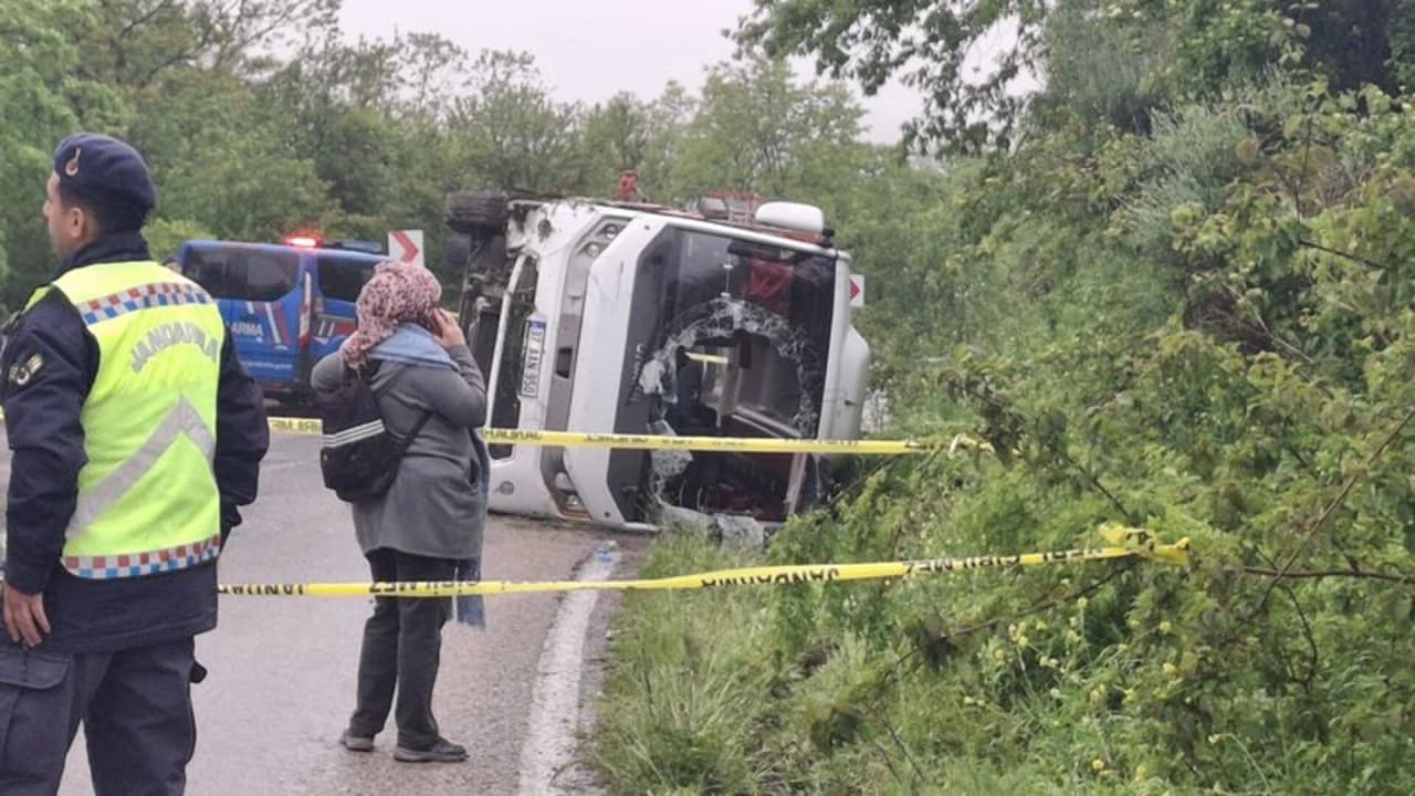 Sinop'ta Tur Otobüsü Kazası: 2'si Ağır 18 Yaralı