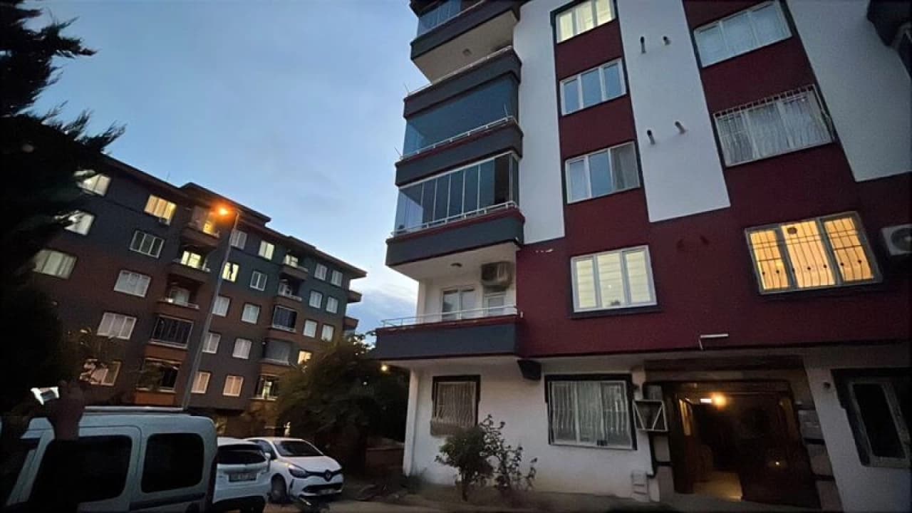 Gaziantep'te 2'nci Kattan Düşen Aileden Anne Hayatını Kaybetti: Baba ve Çocuk Yaralı