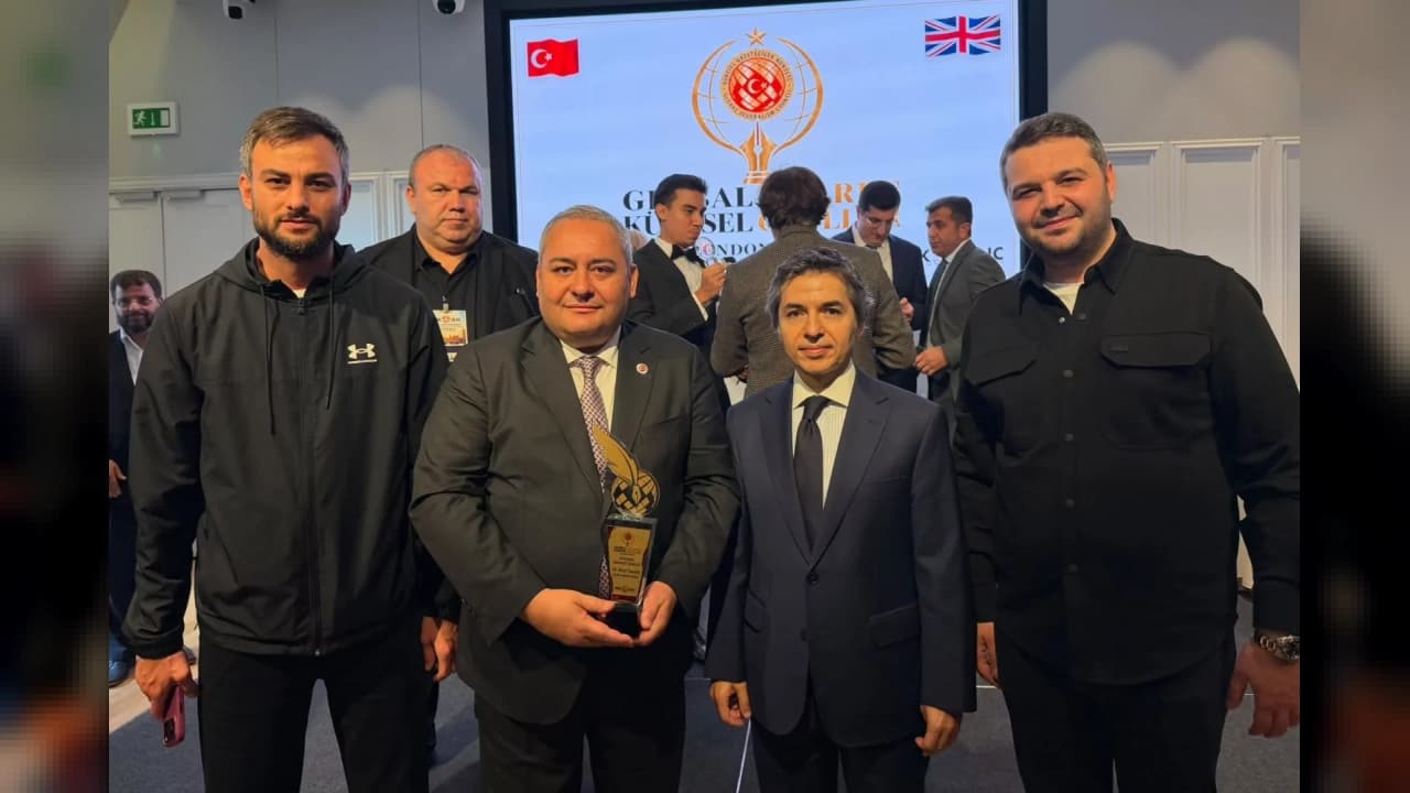 Keçiören Belediye Başkanı Mesut Özarslan'a Londra'dan Küresel Hizmet Ödülü