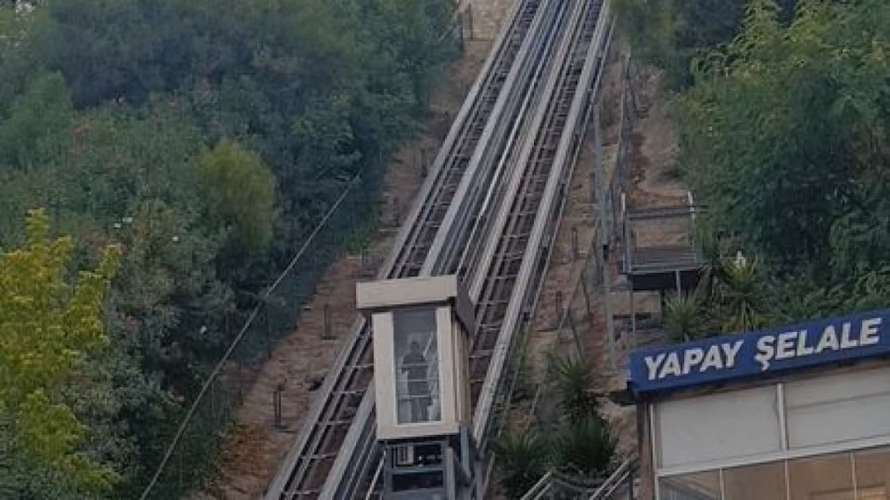 Manavgat'ta Asansörde Kalan 2 Çocuk Yaklaşık 1 Saatin Ardından Kurtarıldı