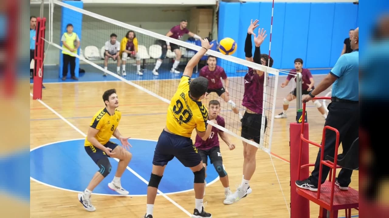 Yenişehir Belediyespor Erkek Voleybol Takımı YSK Yıldız Spor'u 3-0 Mağlup Etti