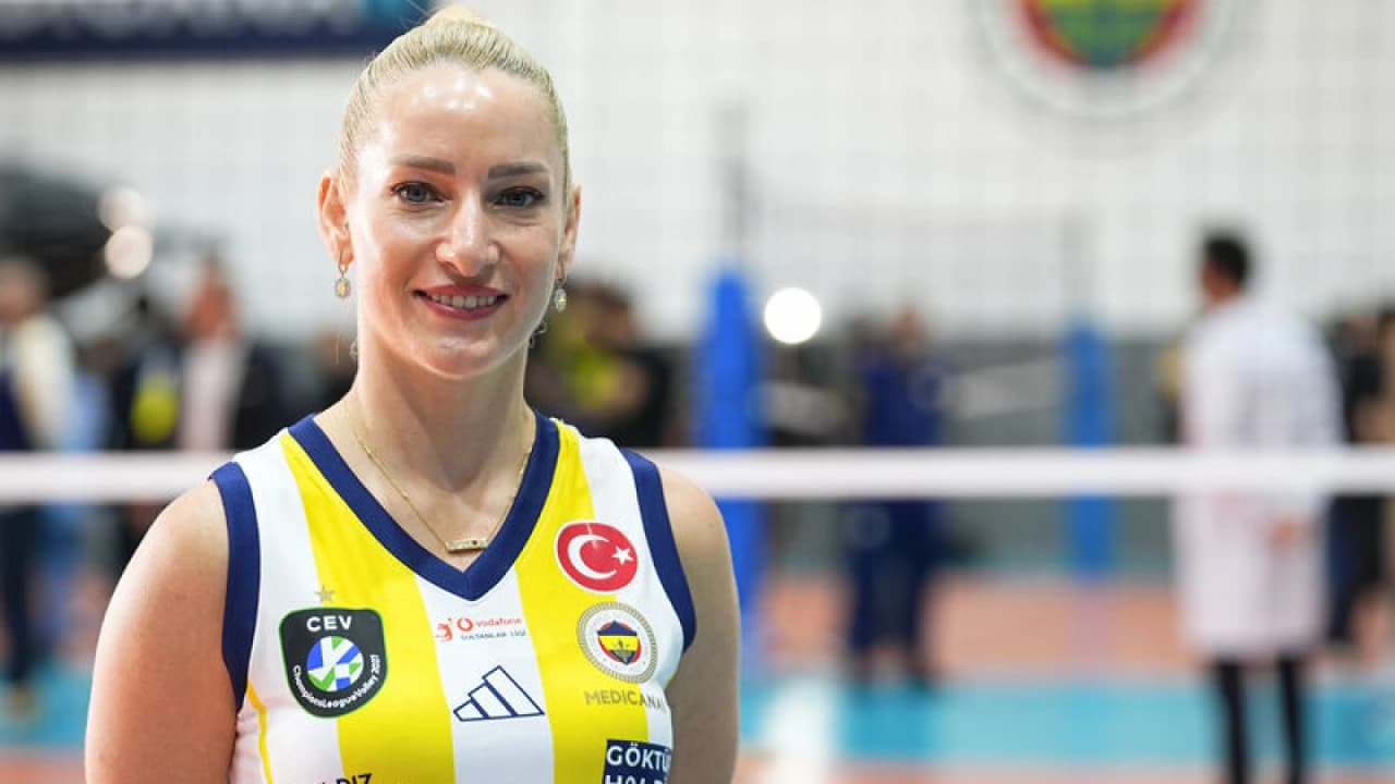Fenerbahçe Medicana'da Gizem Örge ve Arina Fedorovtseva'dan Şampiyonluk Mesajı