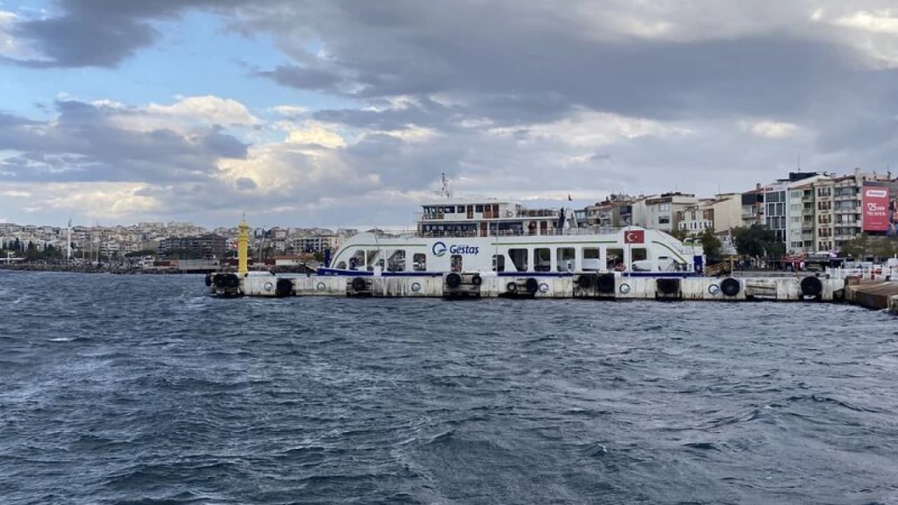 Gökçeada Feribot Seferlerine Fırtına Engeli: Yarınki Bazı Seferler İptal Edildi