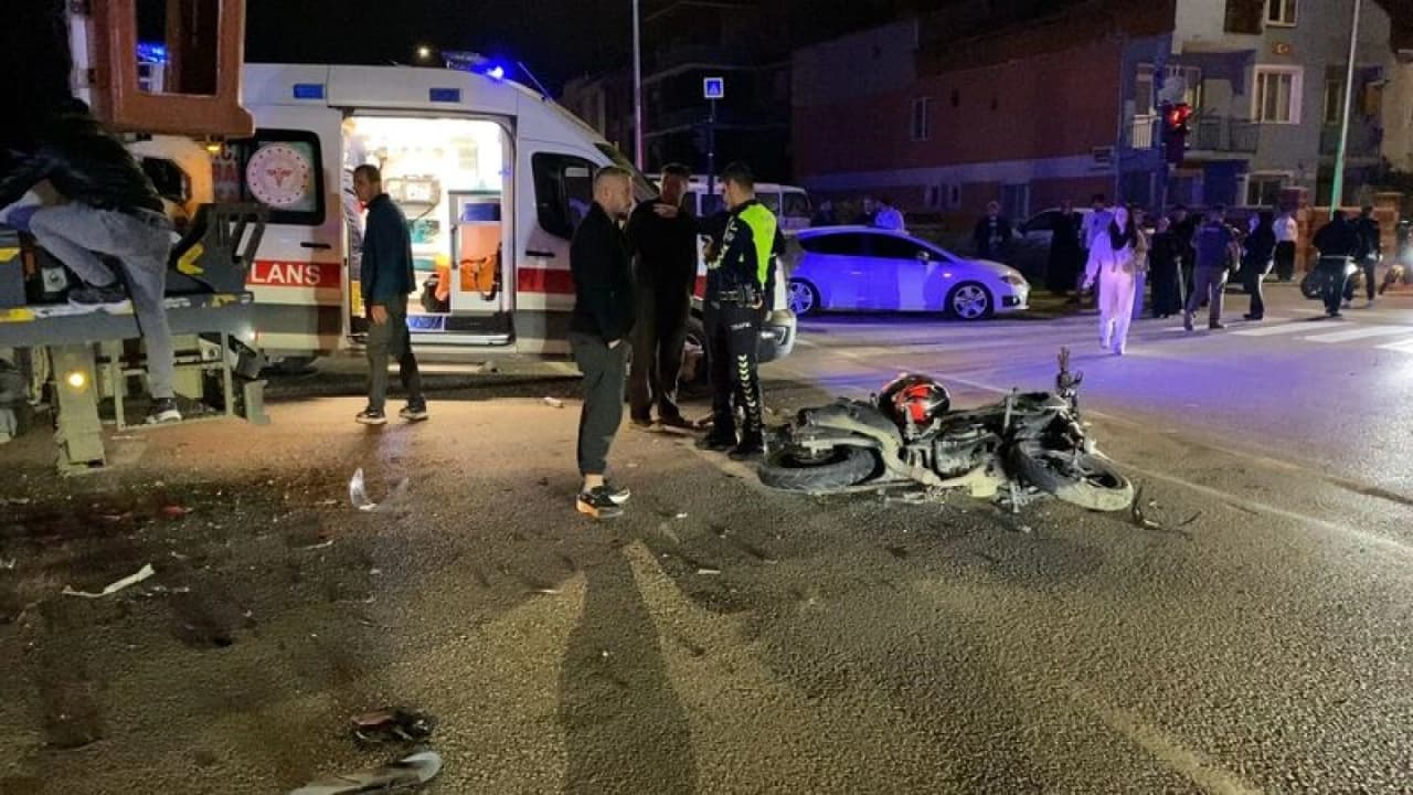 Bursa'da Feci Kaza: Motosiklet ile Sepetli Vinç Çarpıştı, 1 Kişi Hayatını Kaybetti