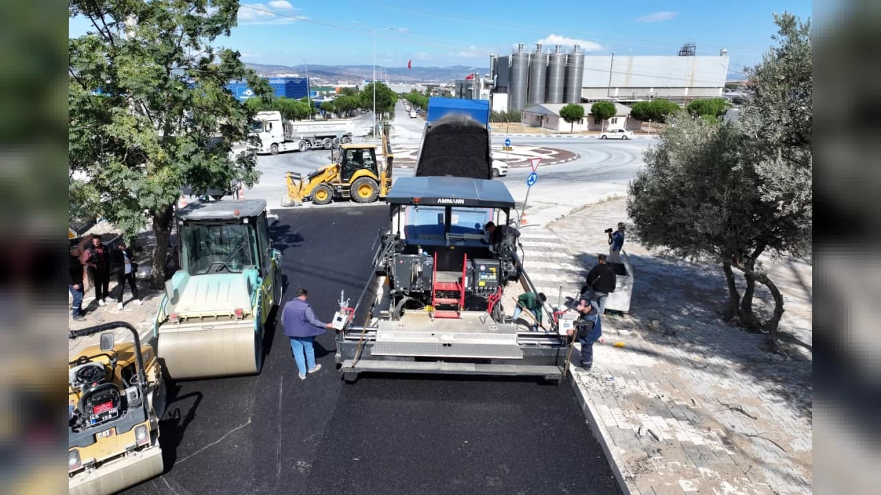 Manisa'da 2 kilometrelik sıcak asfalt çalışması tamamlandı