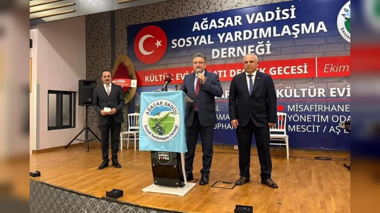 Trabzon Büyükşehir Belediyesi'nden İstanbul'daki Ağasar Kültür Evi'ne 500 bin lira destek