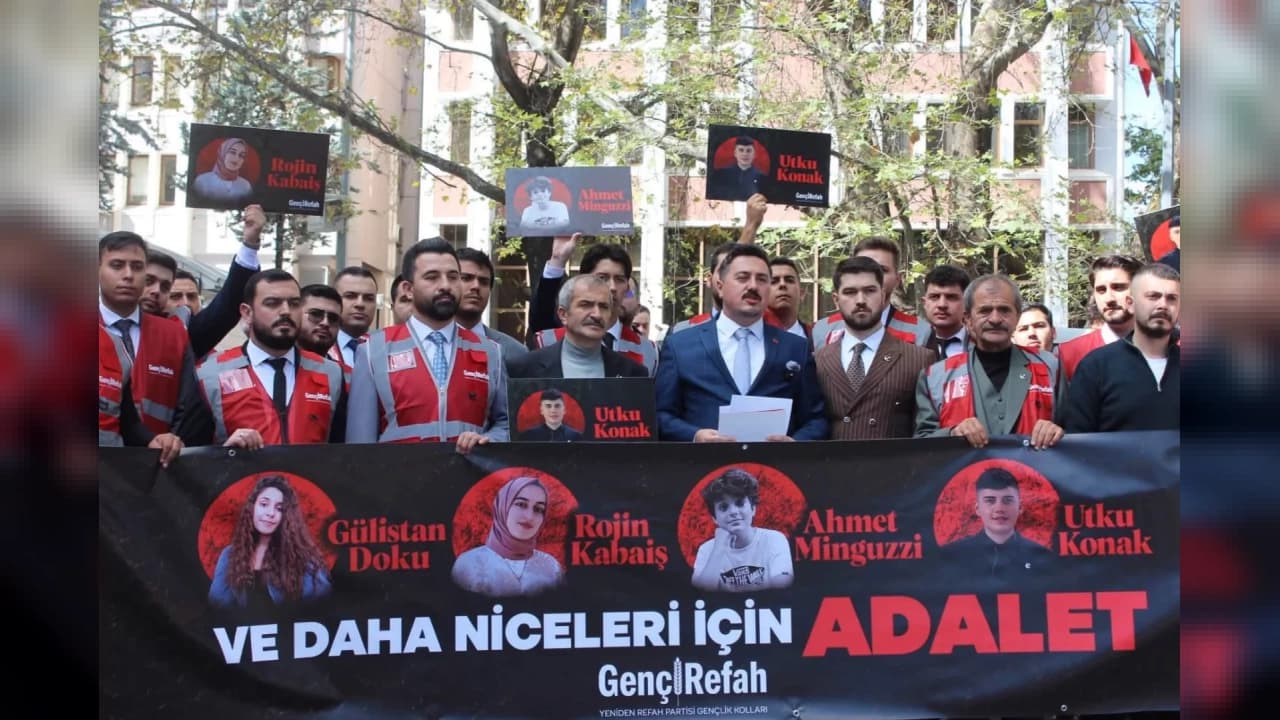 Yeniden Refah Partisi Gençlik Kolları Adalet Bakanlığı Önünde Basın Açıklaması Yaptı