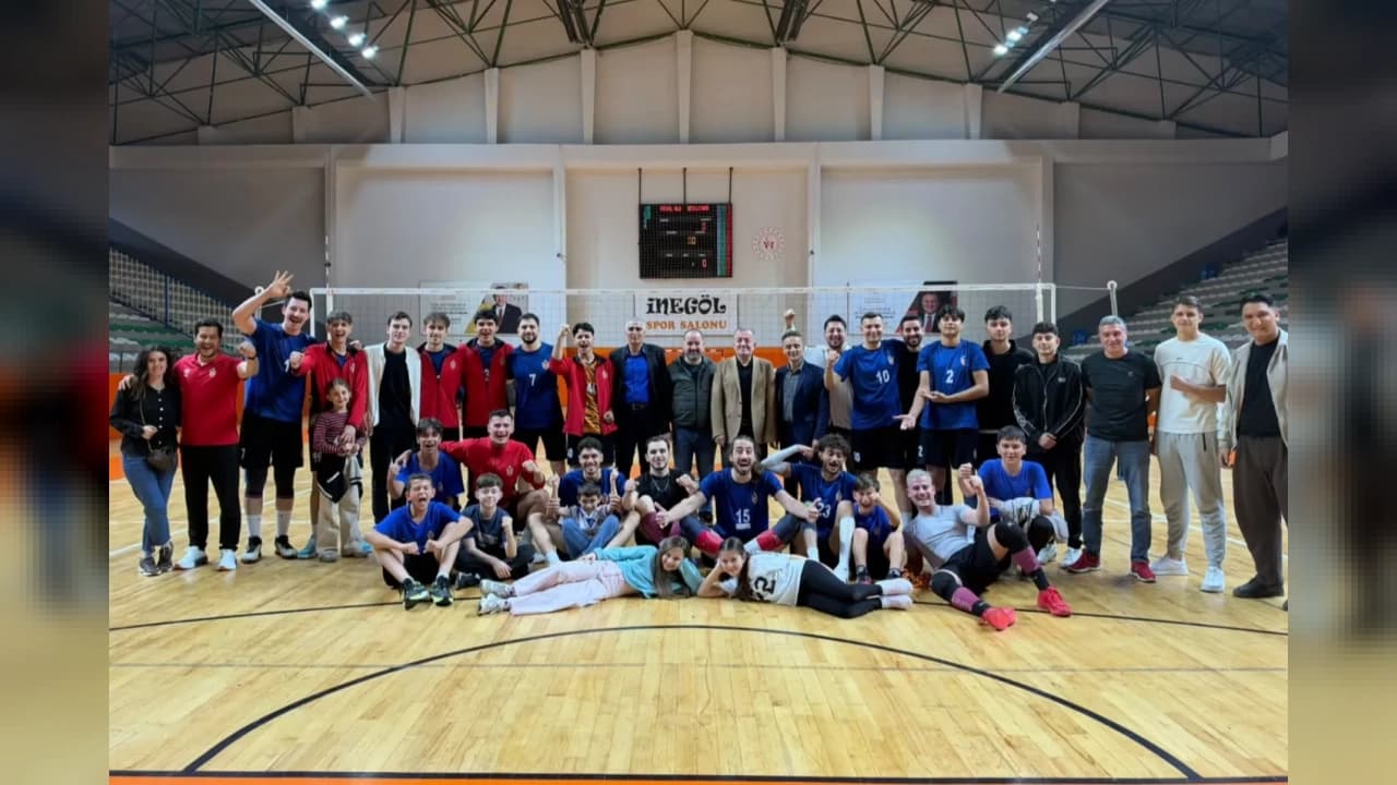 İnegöl Belediyespor Yeşilçınar Spor'u Set Vermeden Mağlup Etti