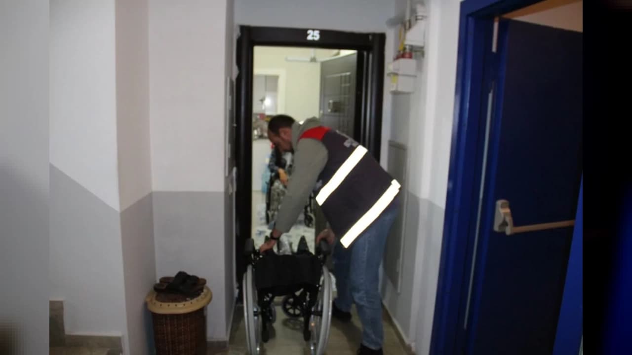 Ordu Büyükşehir Belediyesi'nden Çamaş ve Fatsa'da Tekerlekli Sandalye Desteği