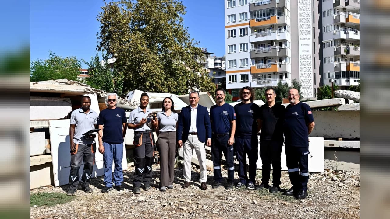 Antalya'da 'Kahraman Fareler' arama kurtarma eğitimini geçti