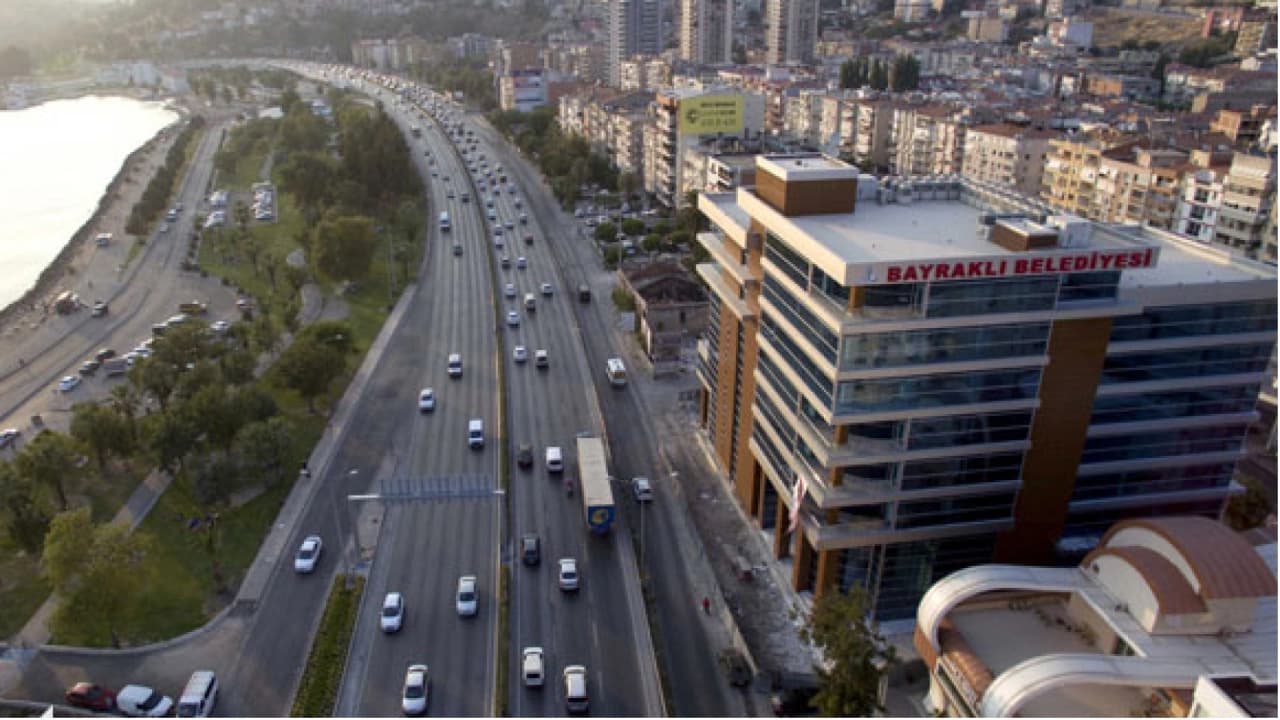 İzmir'de Bayraklı Belediyesi operasyonu: 45 şüpheli gözaltına alındı