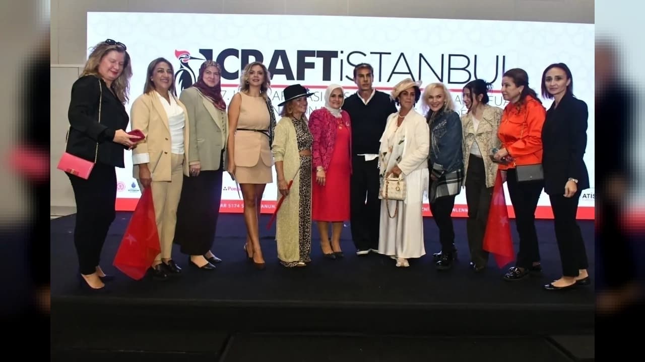 Kastamonu Kadın Derneği'nden Şapka İnkılabı defilesi