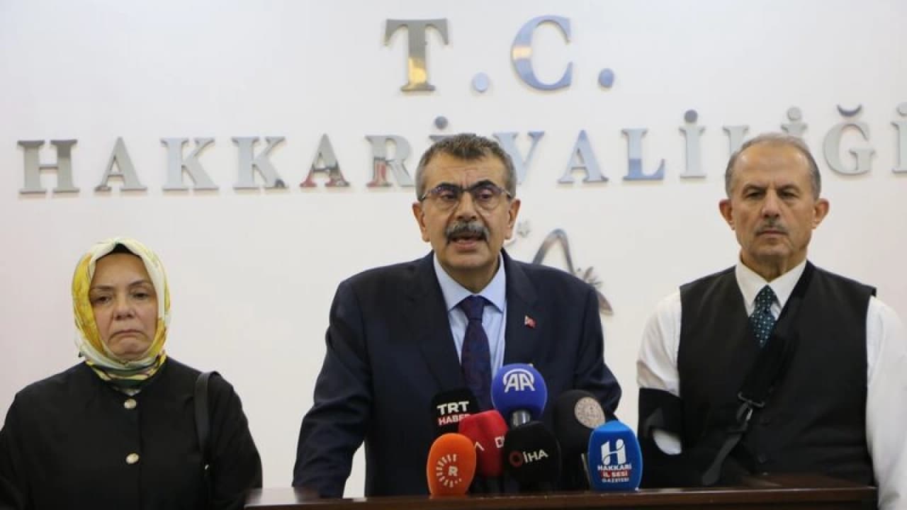 Tekin: Türkiye eğitimde parmakla gösterilecek bir noktaya geldi