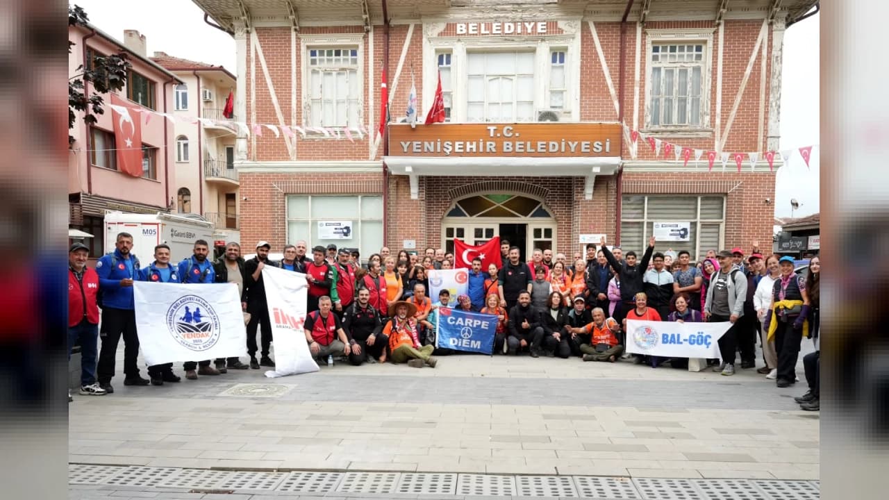 Yenişehir ve BAL-GÖÇ iş birliğiyle 10 kilometrelik doğa yürüyüşü yapıldı