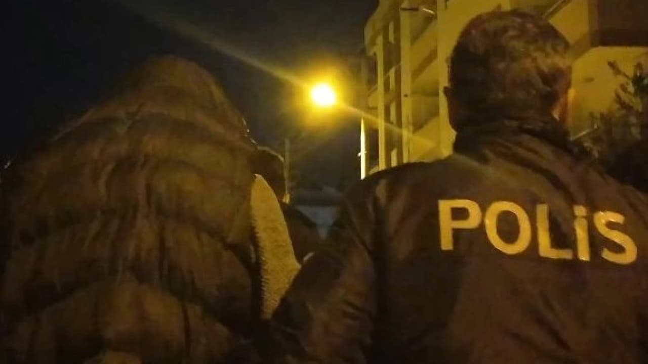Mersin'de Borsa Dolandırıcılığı Operasyonunda 5 Kişi Tutuklandı