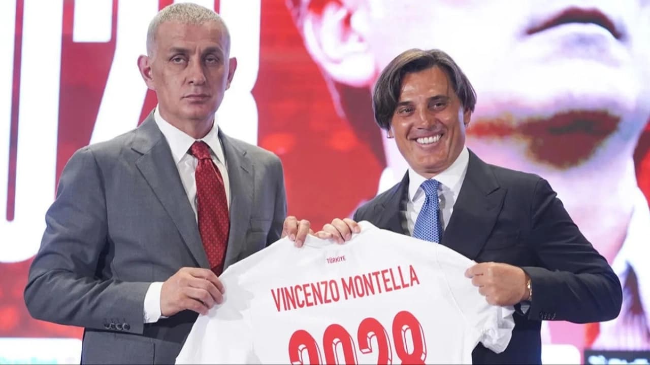 Montella'nın görevine devam edeceği açıklandı