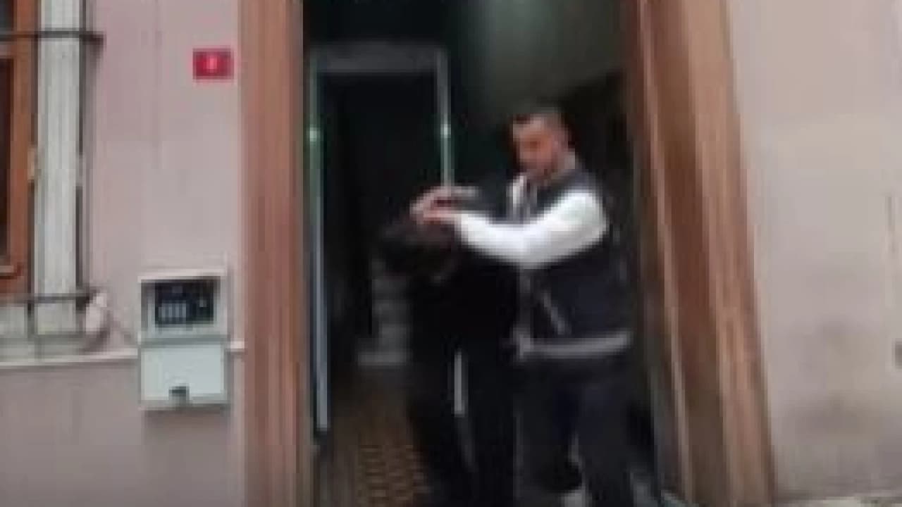 Beyoğlu'nda camide döviz hırsızlığı şüphelisi tutuklandı
