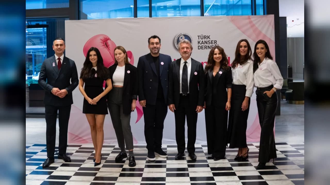 Güçlü Yumruklar Güçlü Kadınlar Projesi Galataport'ta Sergileniyor