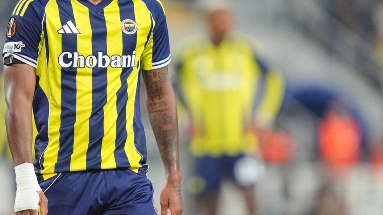 Jhon Duran Hakkında Tesislerde Çıplak Gezdiği İddiası Ortaya Atıldı
