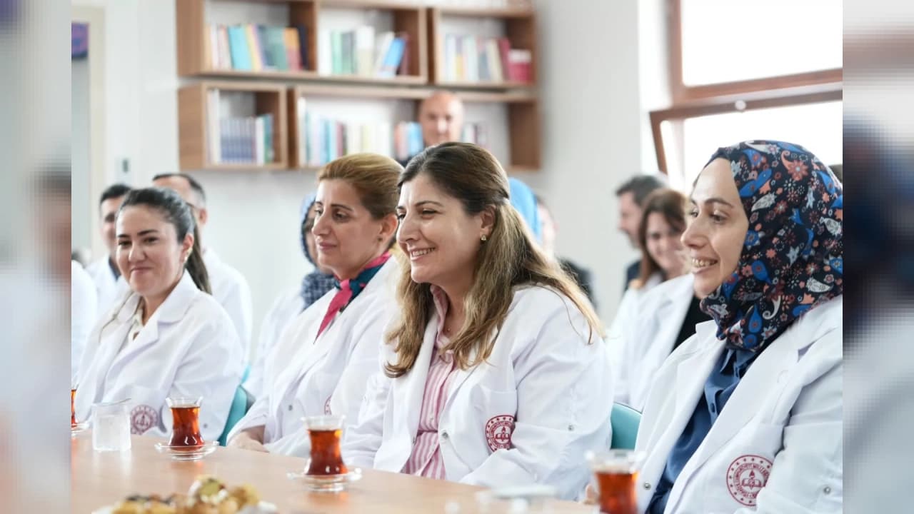 MEB 81 ile 24 Kasım Öğretmenler Günü genelgesi gönderdi