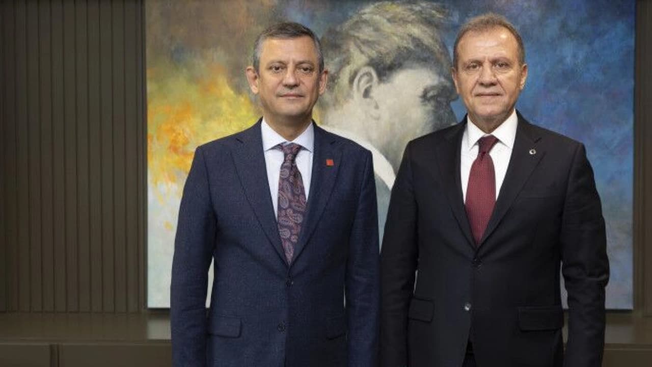 Özgür Özel Mersin'de tutuklu üç belediye başkanını cezaevinde ziyaret etti
