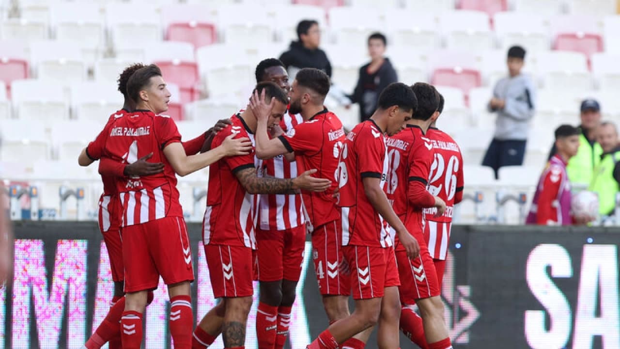 Sivasspor sahasında Pendikspor'u 4-1 mağlup etti