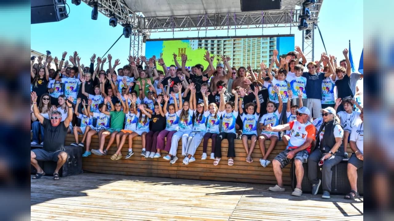 Alaçatı Windfest 15 ülkeden 134 sporcunun katılımıyla başladı