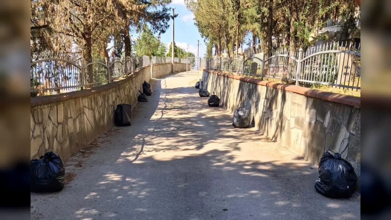 Kocaeli'de mezarlıklarda bakım ve düzenleme çalışmaları sürüyor