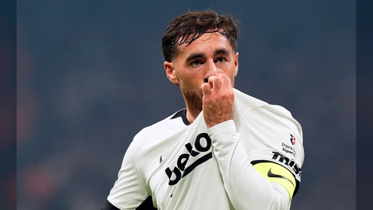 Beşiktaş Kocaelispor'u 2-1 yenerek ligde ikinci sıraya yükseldi