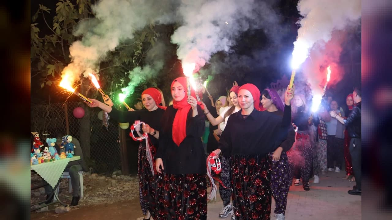İzmit'te 4. Pat Pat Festivali Şalvar Gecesi ile Başladı