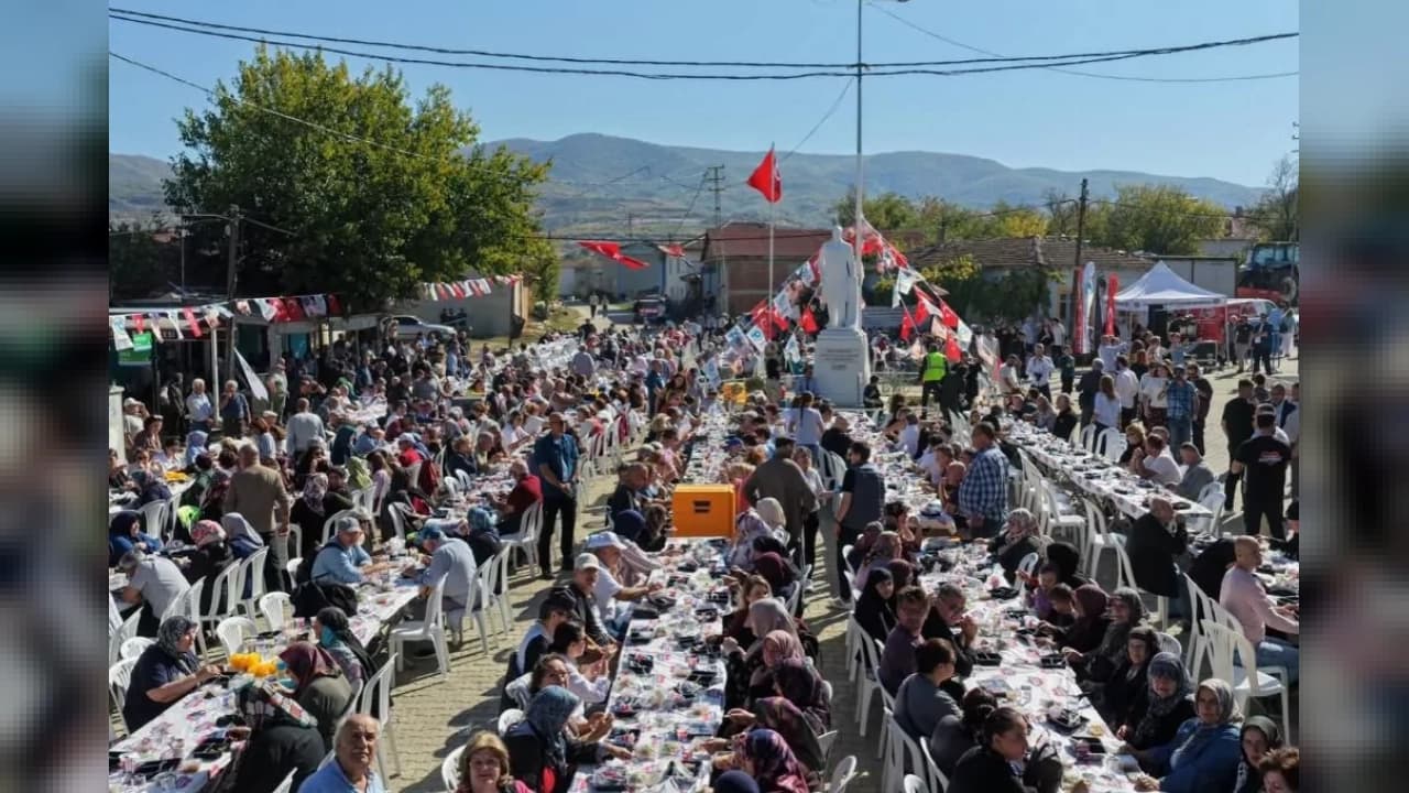 Tekirdağ'da Türk ve Yunan Mübadil Torunları Kırçma Sofrasında Buluştu