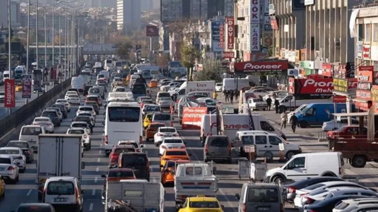 Ankara'da başkent kutlamaları nedeniyle bazı yollar trafiğe kapatılacak