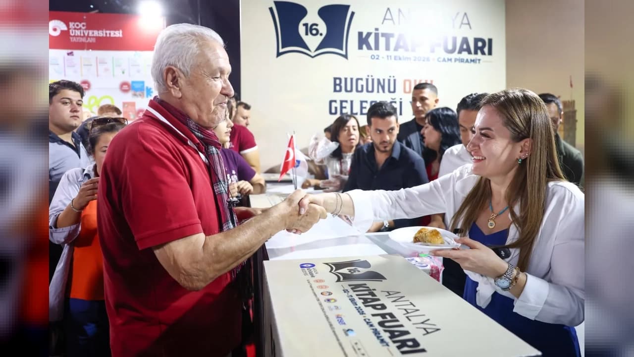 16. Antalya Kitap Fuarı 1 Milyon 173 Bin 627 Ziyaretçiyle Rekor Kırdı
