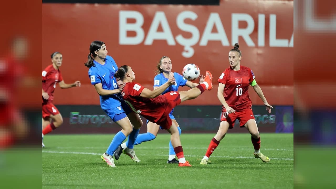 A Milli Kadın Futbol Takımı Slovenya'ya mağlup olarak elendi
