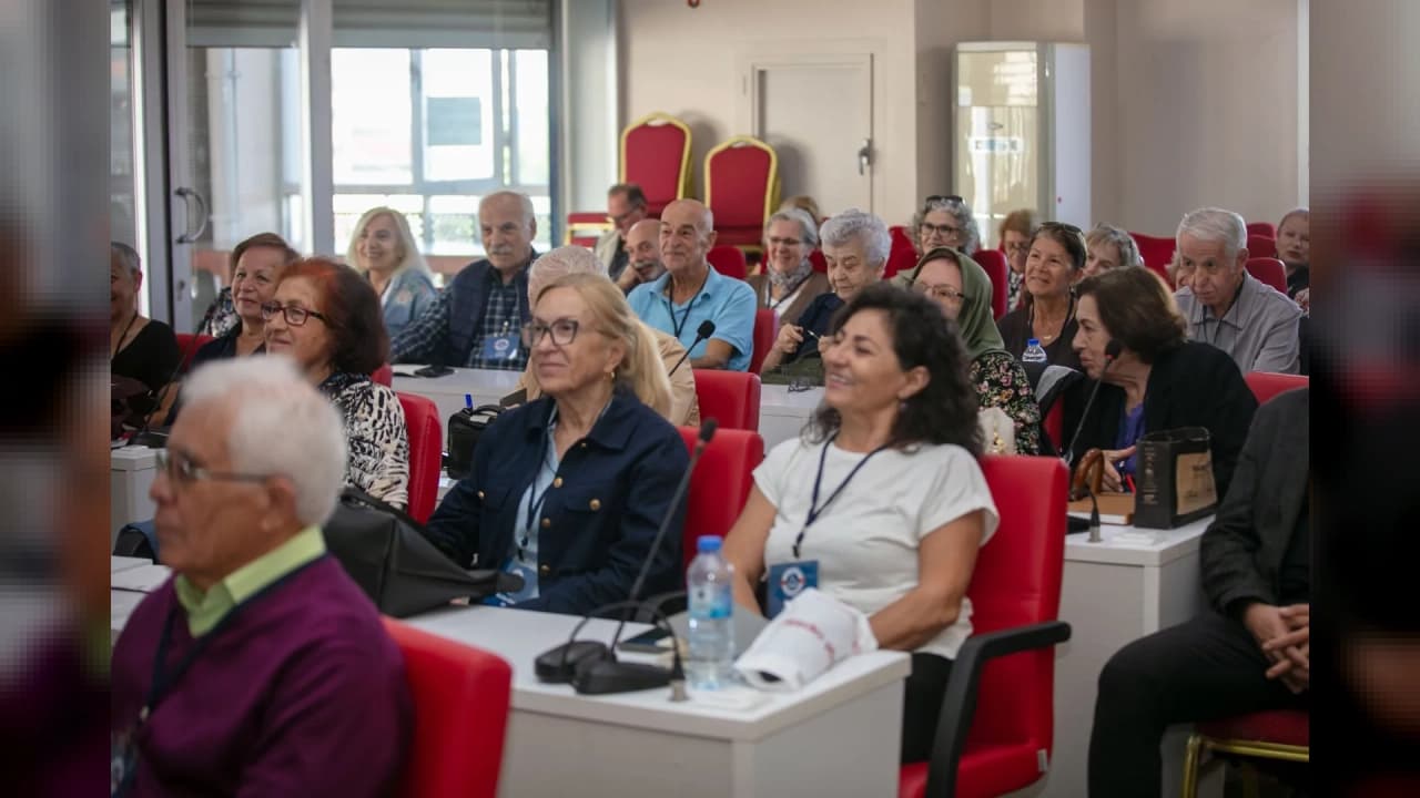 Güzelbahçe 3. Yaş Üniversitesi yeni eğitim öğretim yılına başladı
