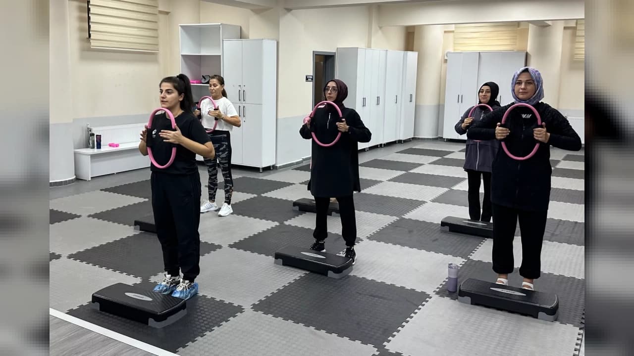 Çayırova Belediyesi'nin Pilates Kurslarına Bin 410 Kadın Katıldı