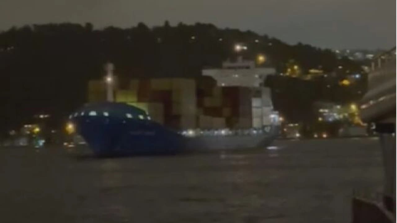 İstanbul Boğazı'nda Sürüklenen Bilbao Trader Kurtarıldı