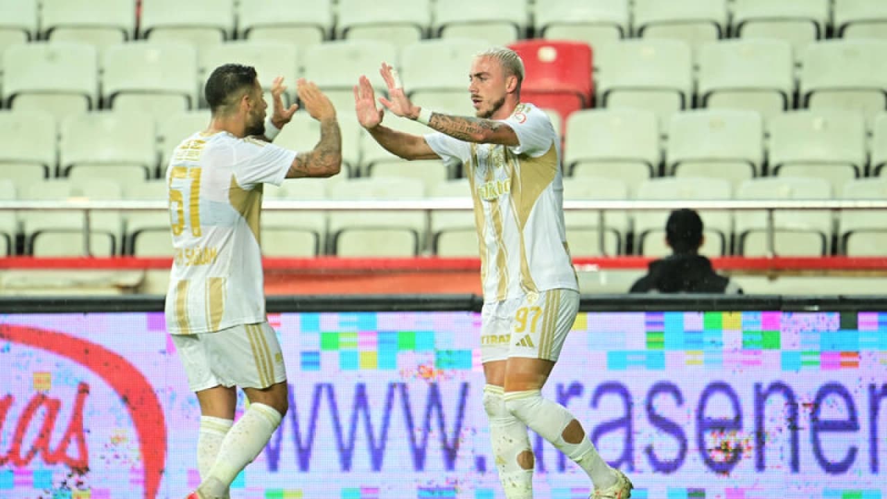 Kayserispor deplasmanda Antalyaspor'u 4-0 mağlup etti