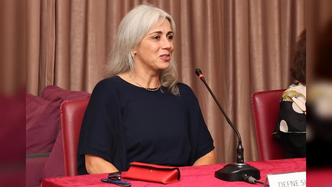 Defne Suman Edebi Kazılar söyleşisinde okurlarıyla buluştu