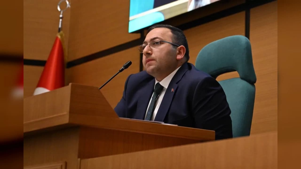 Dündar Ziya Gültekin Düzce'deki Trafik Kazasında Hayatını Kaybetti