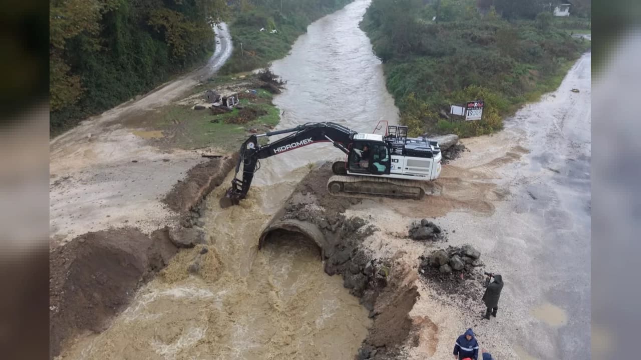 Düzce'de Şiddetli Yağış Önlemi: Çanak Köprüsü Trafiğe Kapatıldı