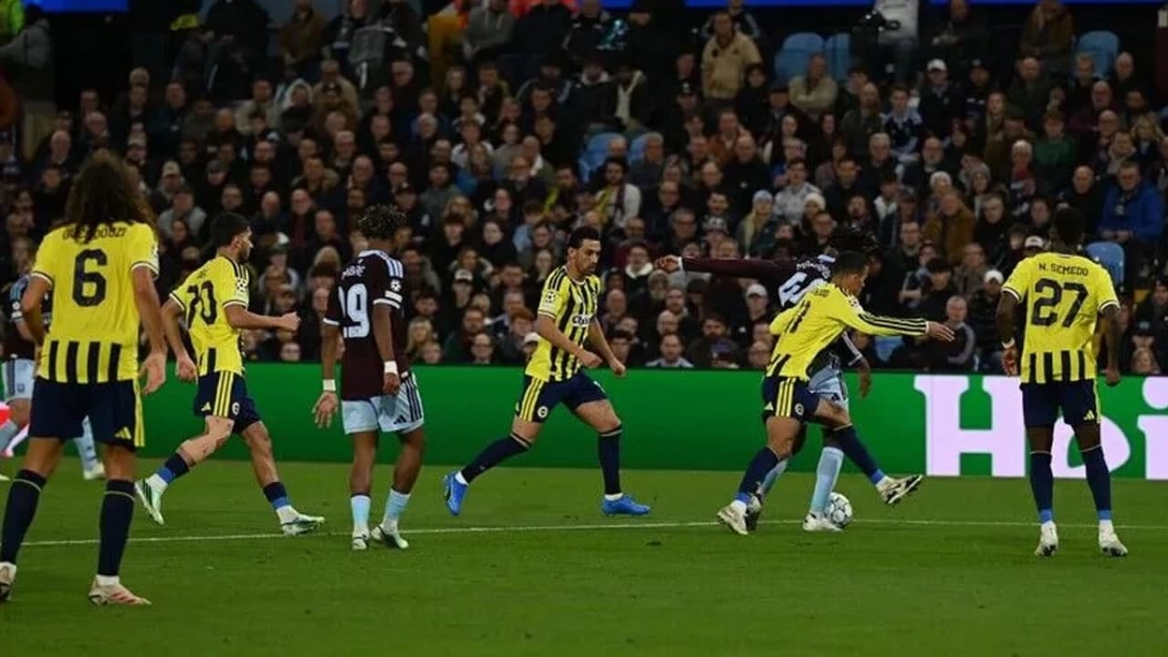 Fenerbahçe Aston Villa'ya 6-0 Yenildi, Oğuz Aydın Alkışlandı