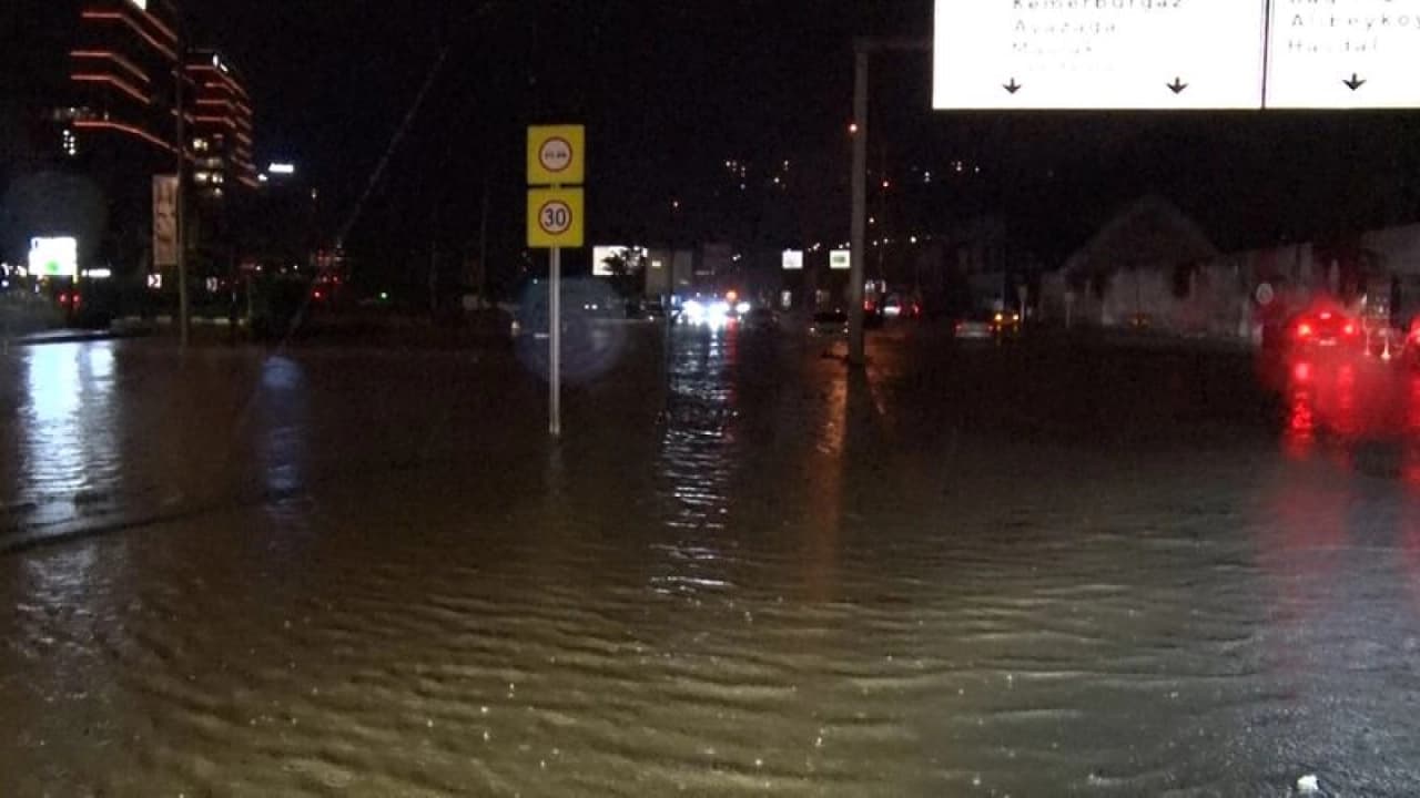 İstanbul Ayazağa'daki selde bir kişi hayatını kaybetti