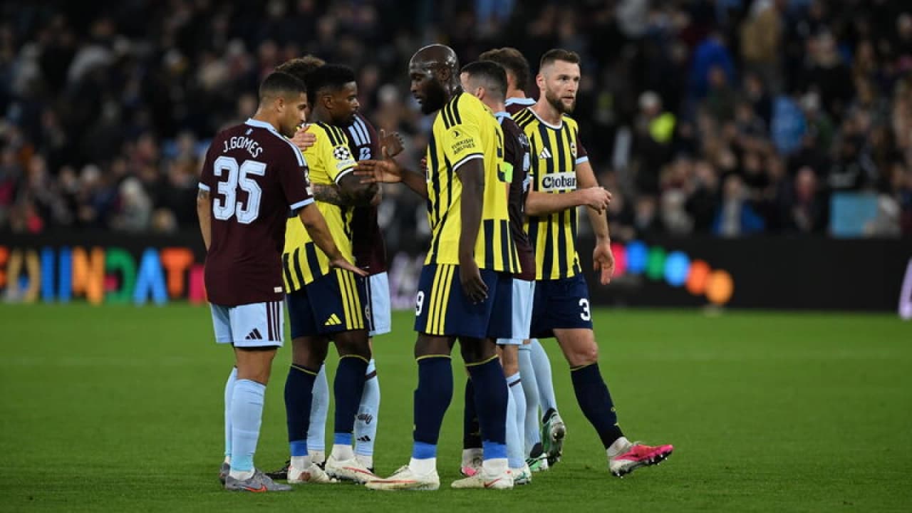 Spor Yazarları Fenerbahçe'nin Aston Villa Mağlubiyetini Değerlendirdi